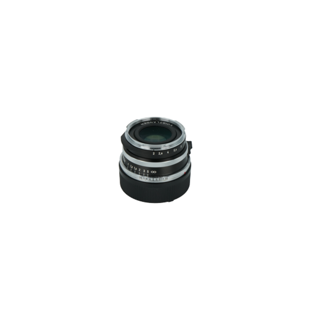 Voigtlander 35mm f/2 M full frame rangefinder lens